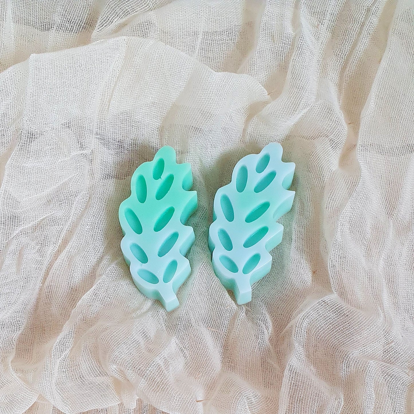 Leaf wax melts