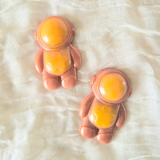 Amber musk spaceman